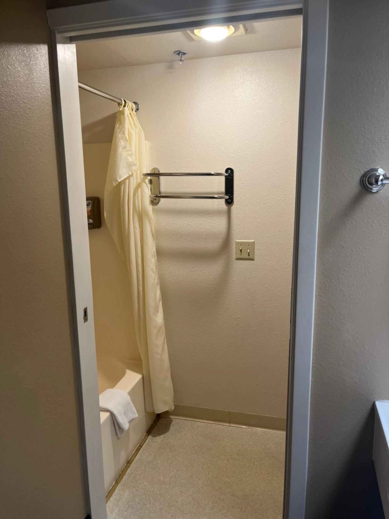 Americas Best Value Inn Kalispell Buitenkant foto