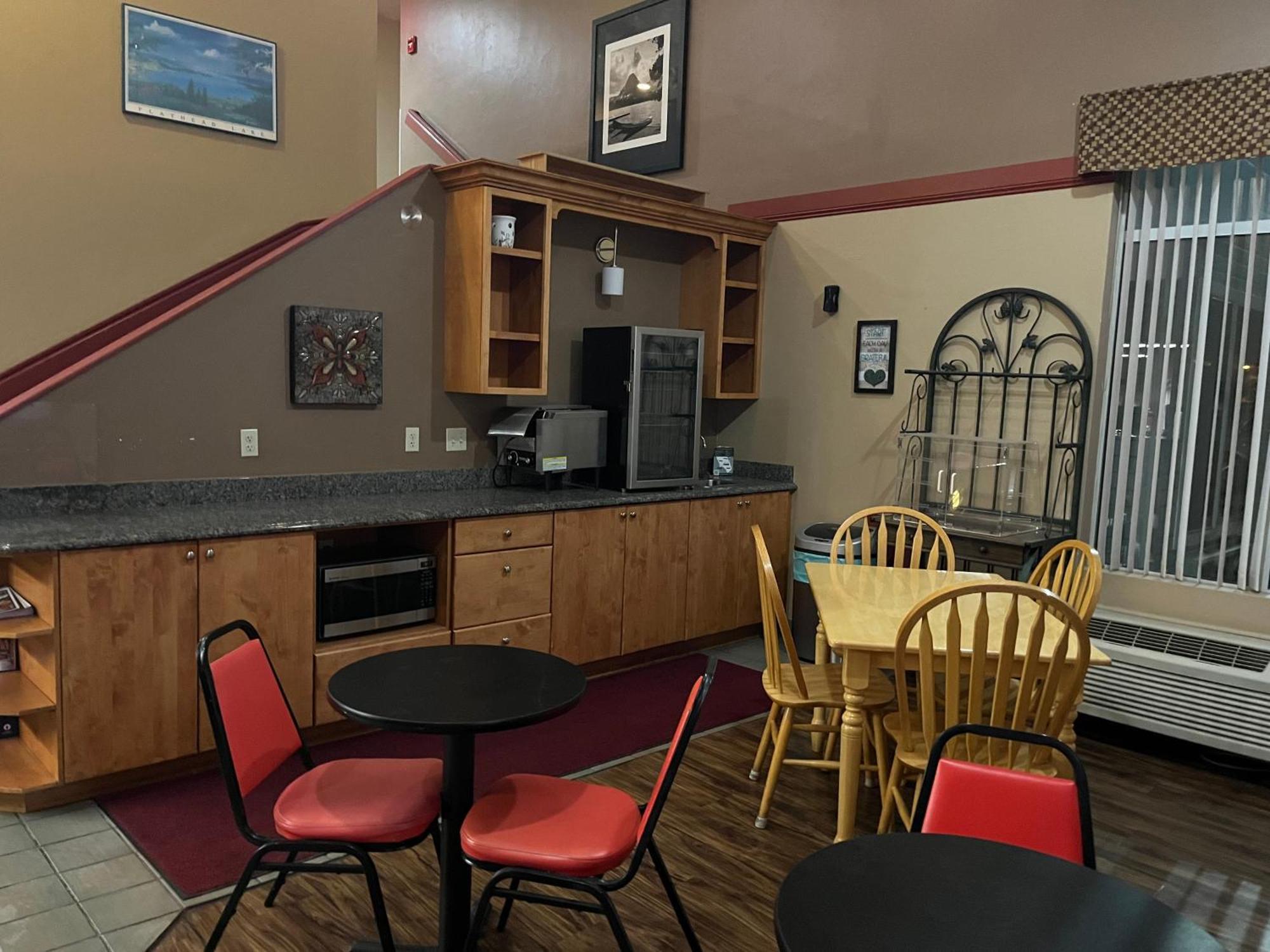Americas Best Value Inn Kalispell Buitenkant foto