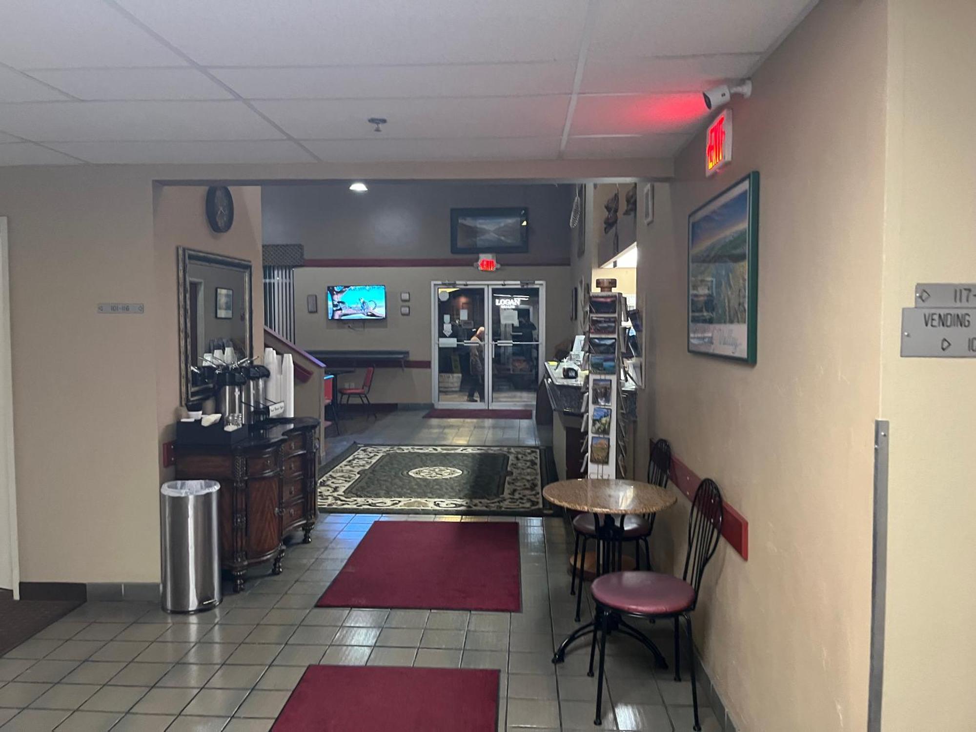 Americas Best Value Inn Kalispell Buitenkant foto