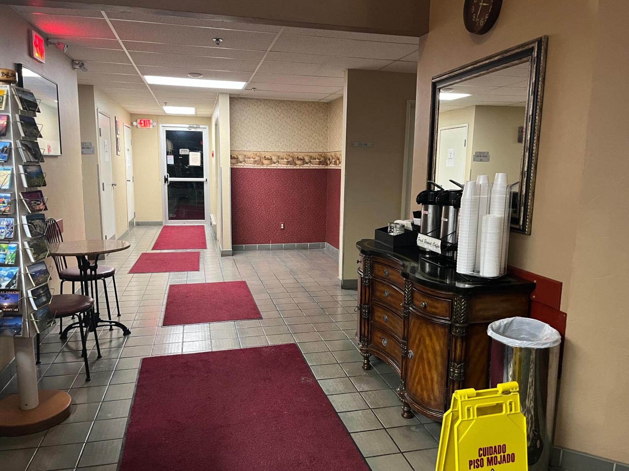 Americas Best Value Inn Kalispell Buitenkant foto